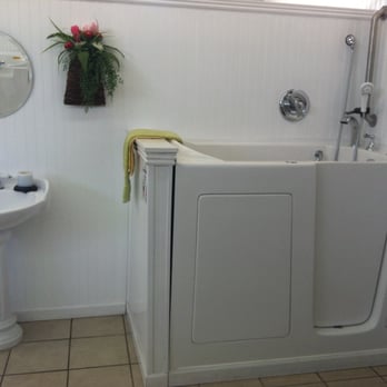 Bentley Baths - Our most popular Swan model - Kitchen & Bath Near Me - Denver, Colorado Bentley Baths - Our most popular Swan model - Kitchen & Bath Near Me - Denver, Colorado