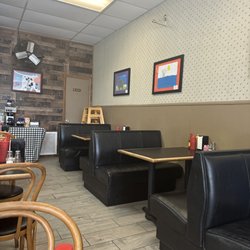 Goal Post Sandwich Shop - Inside seating