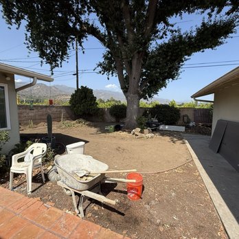 Jose The Gardener - Before front yard - Landscaping Near Me