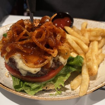Federal House - The Whiskey Angus Beef Burger - American Near Me - Annapolis, Maryland