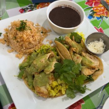 Yagul Cafe - Taco Comb and Guac & Chips - Mexican Near Me - Santa Monica, California Yagul Cafe - Taco Comb and Guac & Chips - Mexican Near Me - Santa Monica, California