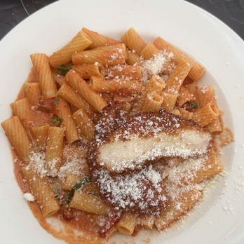 The Cheesecake Factory - Spicy Rigatoni Vodka - Desserts Near Me - Redondo Beach, California The Cheesecake Factory - Spicy Rigatoni Vodka - Desserts Near Me - Redondo Beach, California