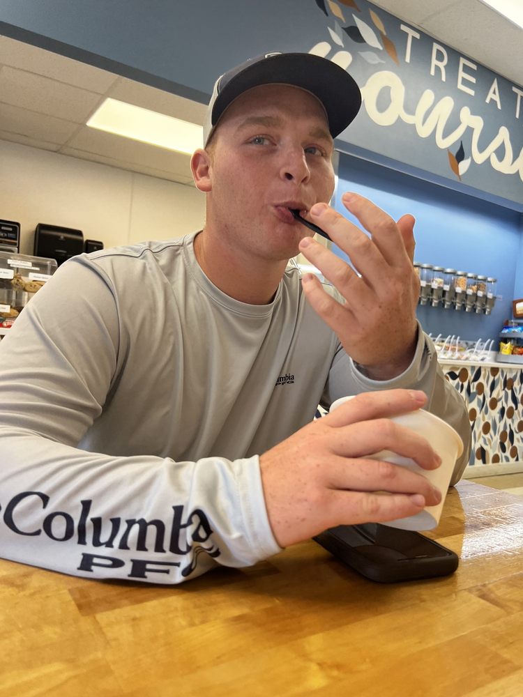 MIMI’S FROYO & CREAMERY Updated August 2024 611 E Reelfoot Ave, Union City, Tennessee Ice