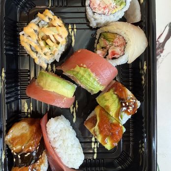 Umi Sushi - $12 of sushi. - Sushi Bars Near Me - Chicago, Illinois