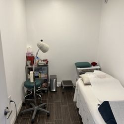 Thanksgiving Acuhealing Center Inc. - Room 1