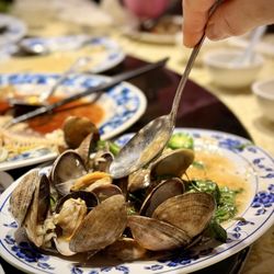 Boston Lobster - Stir-fried Clam with Thai basil