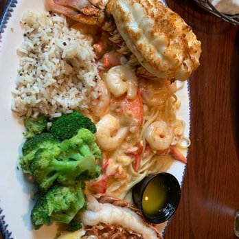 Red Lobster - Lobster Lover's Dream with Rice and Broccoli. - Seafood Near Me - Suitland, Maryland Red Lobster - Lobster Lover's Dream with Rice and Broccoli. - Seafood Near Me - Suitland, Maryland