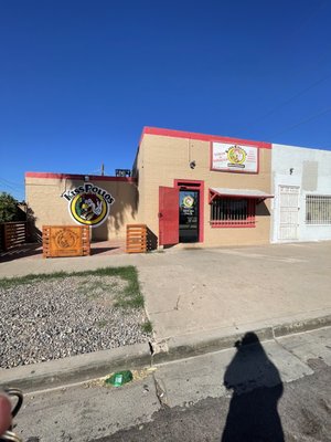 Kiss Pollos Estilo Sinaloa by null