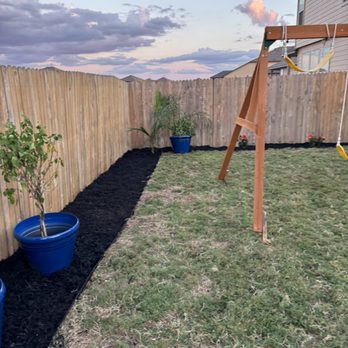 Broome’s Lawn Care - Mulch bed - Lawn Services Near Me Broome’s Lawn Care - Mulch bed - Lawn Services Near Me