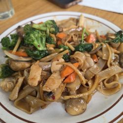 Sea West Restaurant - Drunken Noodles