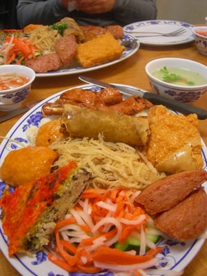 Com Tam Thuan Kieu by null