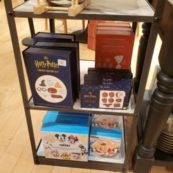 Williams-Sonoma - Harry Potter and Disney Cookie Making Kits