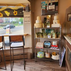 The Sweet Life Bakeshop - Countertop Seating