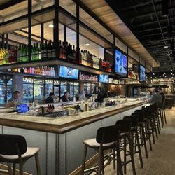 Basso - On The Plaza - Bar
