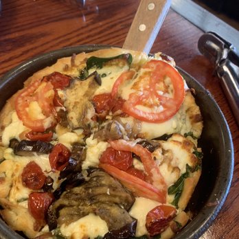 Uno Pizzeria & Grill - Pizza Near Me - Tabb, Virginia