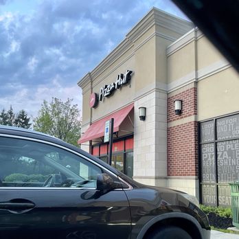 Pizza Hut - Easy to get to on eastbound US-40 Baltimore National Pike. Plenty of parking. - Fast Food Near Me - Ellicott City, Maryland Pizza Hut - Easy to get to on eastbound US-40 Baltimore National Pike. Plenty of parking. - Fast Food Near Me - Ellicott City, Maryland