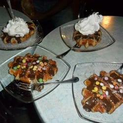 Happy Hour - Waffel alla nutella con panna/smarties