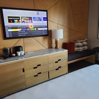 The Shay Hotel - nice big TV and dresser - Hotels Near Me - Culver City, California The Shay Hotel - nice big TV and dresser - Hotels Near Me - Culver City, California