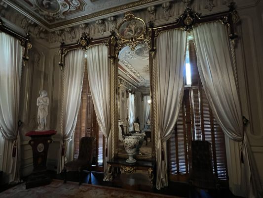Victoria Mansion by null