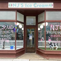 NJ’S Homemade Icecream and Treats - Front of the store