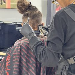 Fade Champion’s Barbershop