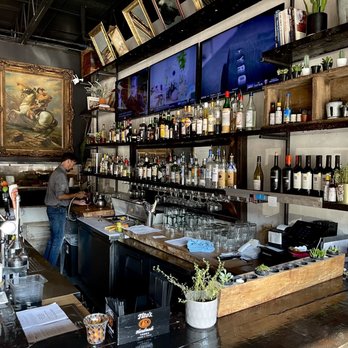 The Continental - Bar area - New American Near Me - Des Moines, Iowa