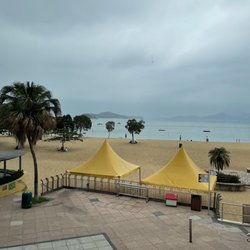 淺水灣 - Not busy at all this Saturday afternoon