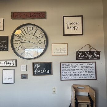 Wild Huckleberry - Nice messaging on the walls as you enter - Breakfast & Brunch Near Me - Wenatchee, Washington