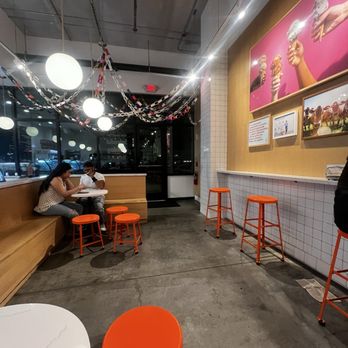 Jeni's Splendid Ice Creams - Seating - Ice Cream & Frozen Yogurt Near Me - Tampa, Florida Jeni's Splendid Ice Creams - Seating - Ice Cream & Frozen Yogurt Near Me - Tampa, Florida