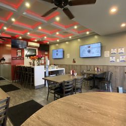 Mariscos El Patrón 626 - Inside - seating area