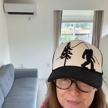 Lodges on Vashon - Inside little living room area. - Vacation Rentals Near Me - Vashon, Washington