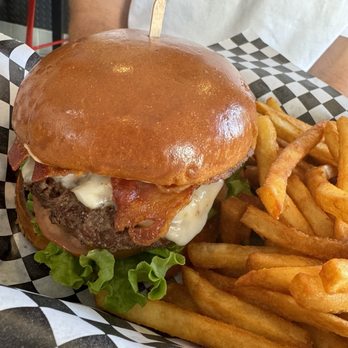 Grinderz - Cali style burger - Burgers Near Me - Huntington Beach, California Grinderz - Cali style burger - Burgers Near Me - Huntington Beach, California