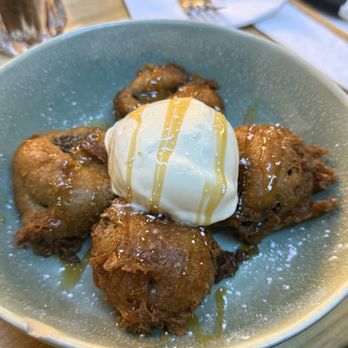 Eggy’s Neighborhood Kitchen - Deep fried Oreo bites with vanilla ice cream - Breakfast & Brunch Near Me - Berkeley, California Eggy’s Neighborhood Kitchen - Deep fried Oreo bites with vanilla ice cream - Breakfast & Brunch Near Me - Berkeley, California