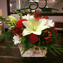 Snapdragon Floral Boutique - Christmas Centerpiece