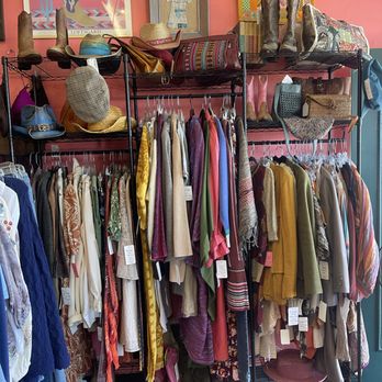 Wear I Used To Hang - Used, Vintage & Consignment Near Me - Ocean Beach, California Wear I Used To Hang - Used, Vintage & Consignment Near Me - Ocean Beach, California