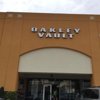 Oakley Vault - Men's Clothing Near Me - Branson, Missouri