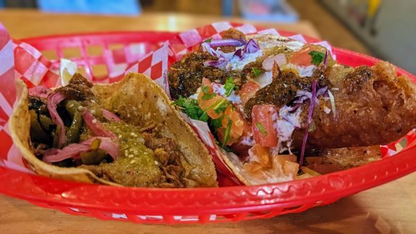 Seven Lives Tacos y Mariscos by null