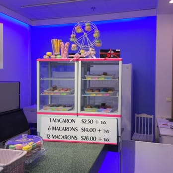 Blooming Bubble Tea - Macaron cookies..pretty cool - Bubble Tea Near Me - Memphis, Tennessee