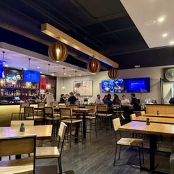 Sushi Sakana - Inside