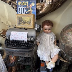 Antiques Vintage Boutique
