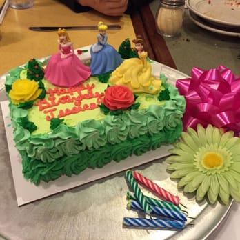 Baskin-Robbins - The adorable little frosting bushes and roses were our favorite. - Desserts Near Me - Dixon, California