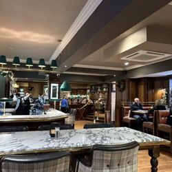 Scotts Bar & Brasserie - Inside