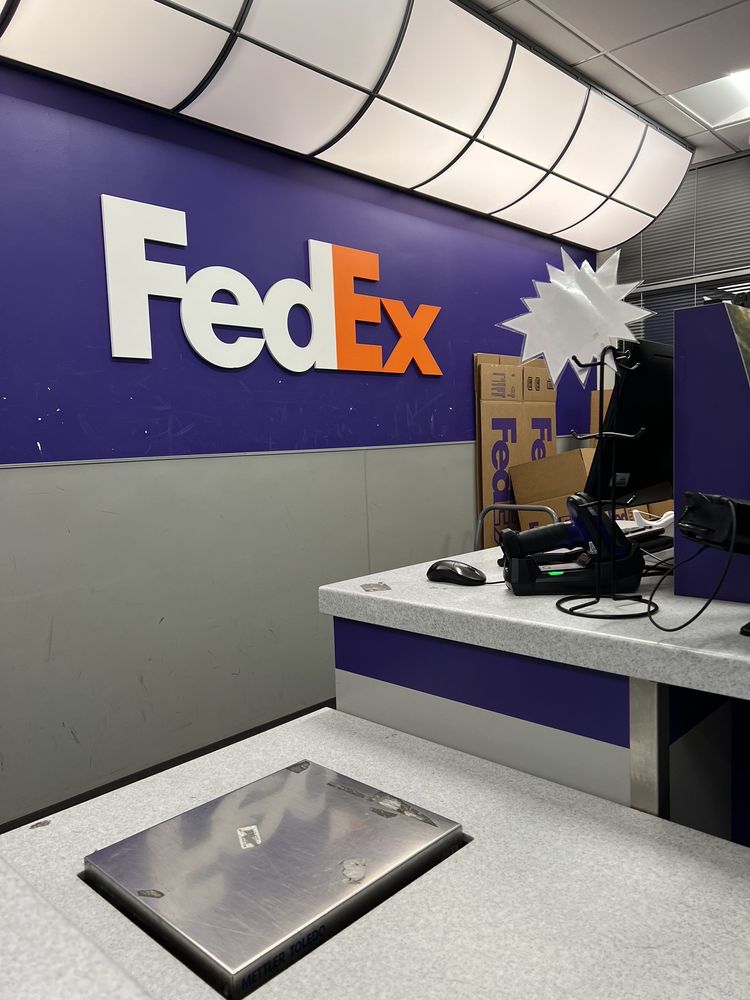 FEDEX SHIP CENTER Updated September 2024 23 Reviews 6633 S 216th