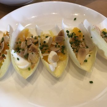 Jaleo - Endibias con Queso de Cabra y Naranjas Endives, goat cheese, oranges and almonds - Spanish Near Me - Washington, DC, District of Columbia
