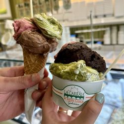 La Carraia 2 - White chocolate pistachio Dark chocolate Mixed berry