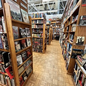 Renaissance Books - Bookstores Near Me - Milwaukee, Wisconsin Renaissance Books - Bookstores Near Me - Milwaukee, Wisconsin