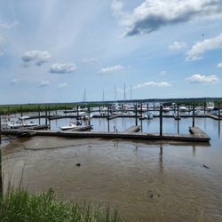 Belle Isle Bistro - Low tide at marina at back of restaurant