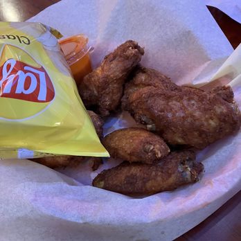Canyon Inn - Chicken wings - Burgers Near Me - Redwood City, California