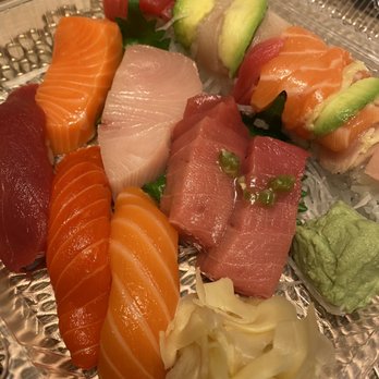 MOMO Sushi - Deluxe rainbow dinner - Sushi Bars Near Me - Mill Creek, Washington MOMO Sushi - Deluxe rainbow dinner - Sushi Bars Near Me - Mill Creek, Washington