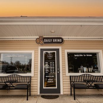 Daily Grind - the outside of a coffee shop - Coffee & Tea Near Me - Unionville, Connecticut